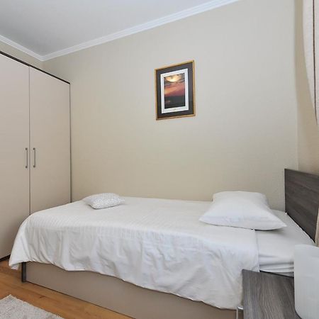 Apartmani Peric 1 Meka Draga أوبروفاتش المظهر الخارجي الصورة