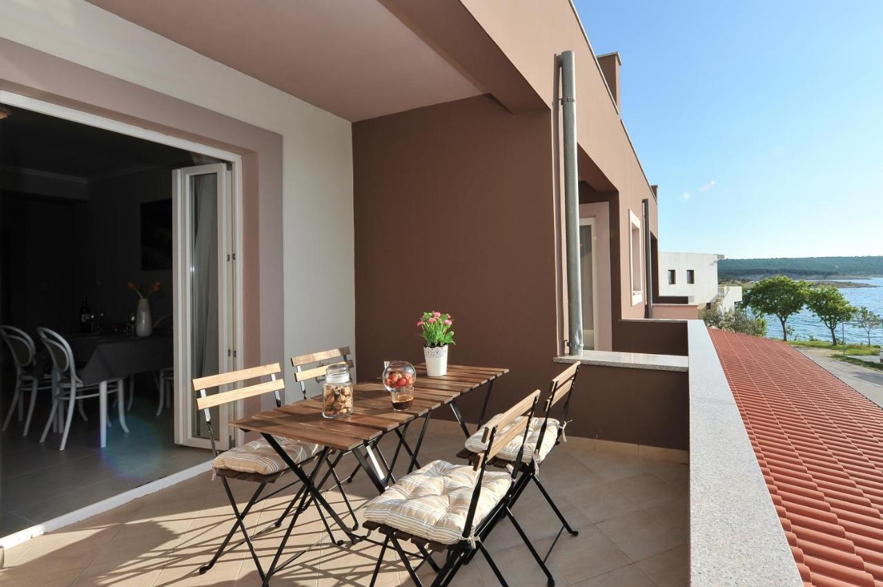 Apartmani Peric 1 Meka Draga أوبروفاتش المظهر الخارجي الصورة