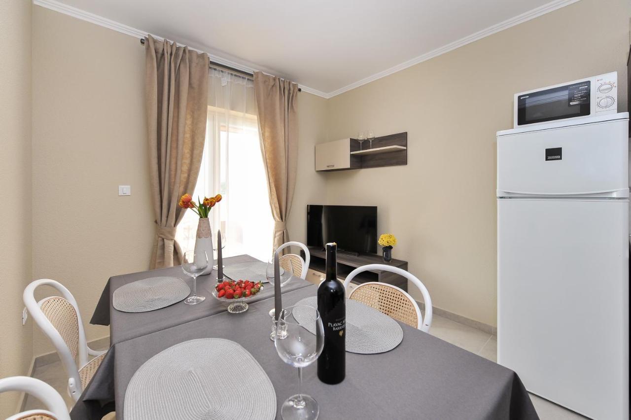 Apartmani Peric 1 Meka Draga أوبروفاتش المظهر الخارجي الصورة