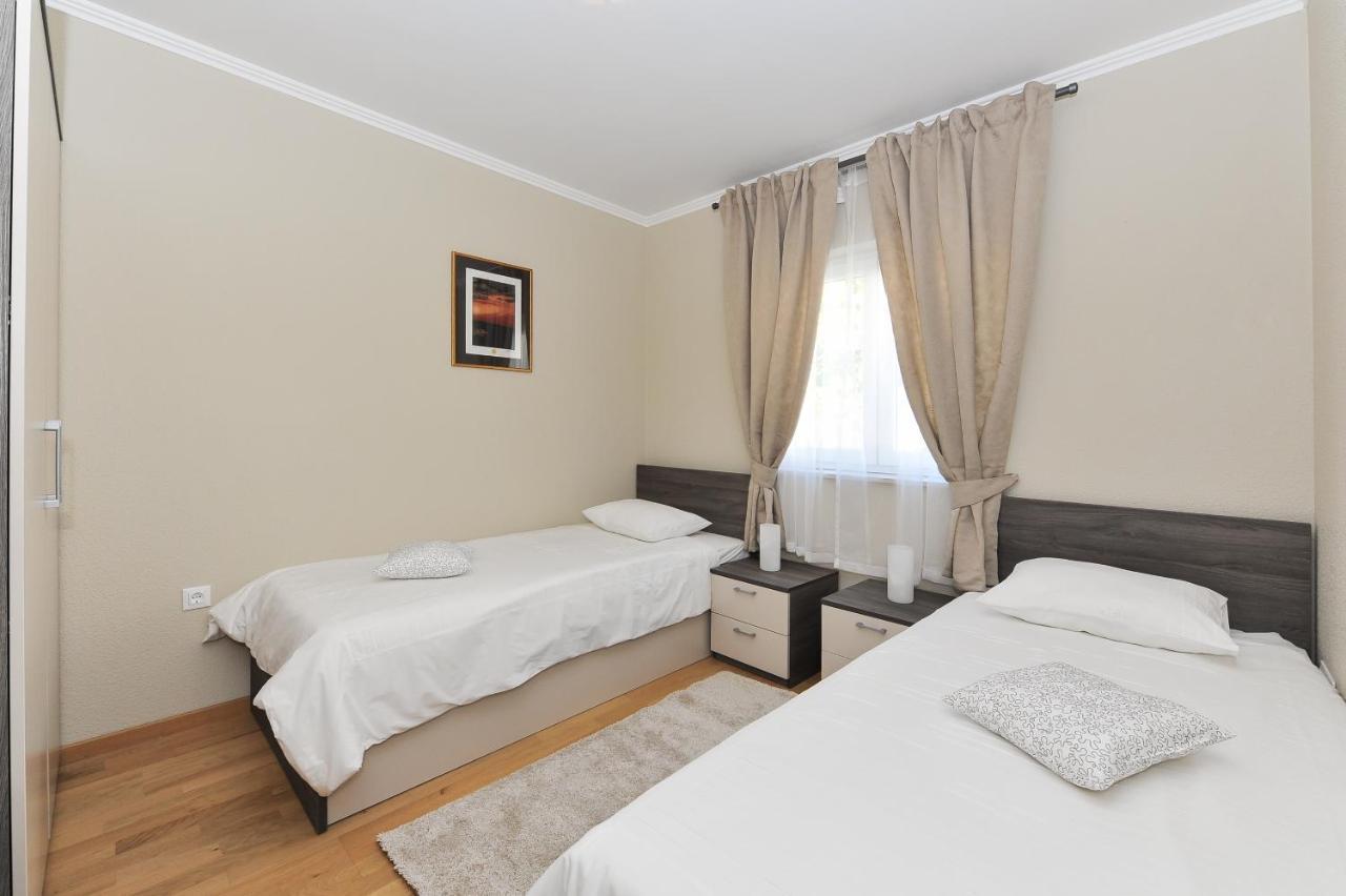 Apartmani Peric 1 Meka Draga أوبروفاتش المظهر الخارجي الصورة