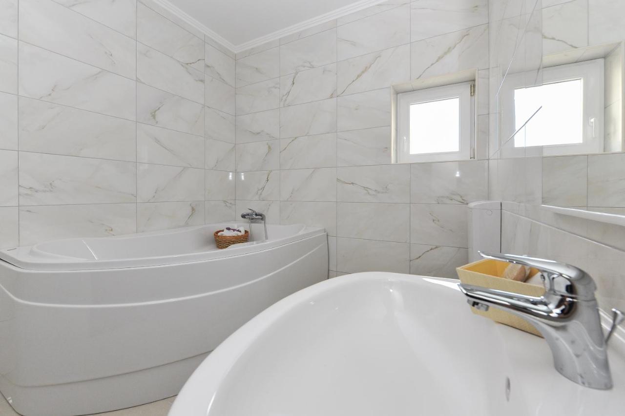 Apartmani Peric 1 Meka Draga أوبروفاتش المظهر الخارجي الصورة